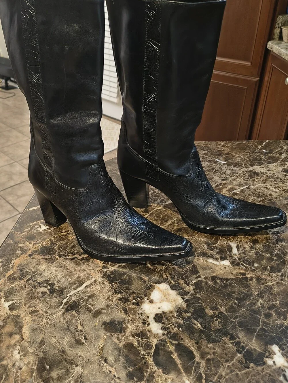 antonio melani Cassidy Western Black Leather Pointed  Embossed Toe Boots Size 8